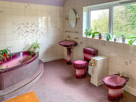 Pink Bath - Filming Locations Locations Direct -01