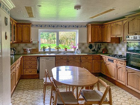 Pink Bath - Filming Locations Locations Direct -03