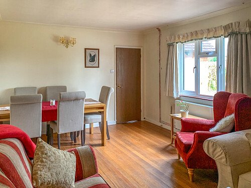 Pink Bath - Filming Locations Locations Direct -08