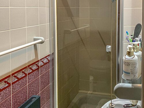 Pink Bath - Filming Locations Locations Direct -25