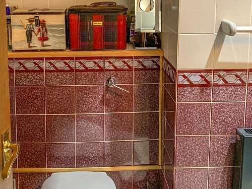 Pink Bath - Filming Locations Locations Direct -26