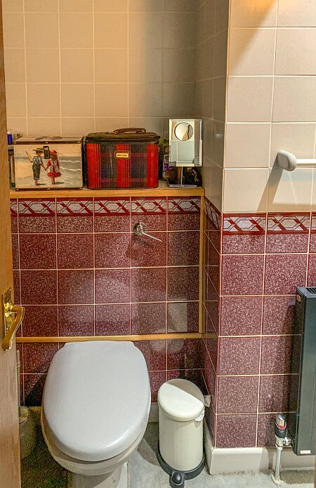 Pink Bath - Filming Locations Locations Direct -26