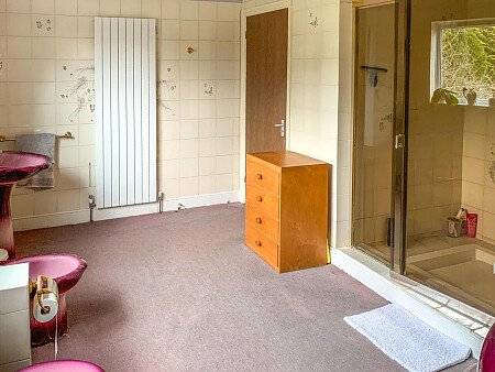 Pink Bath - Filming Locations Locations Direct -27