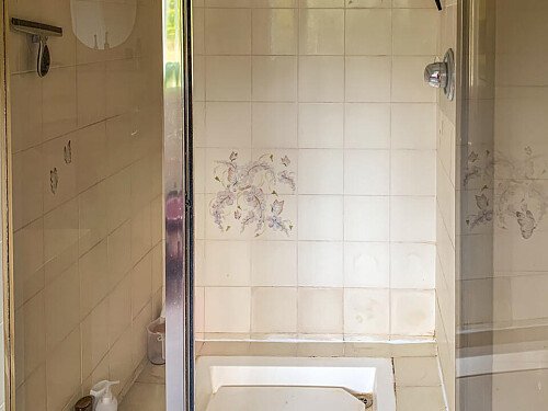 Pink Bath - Filming Locations Locations Direct -29