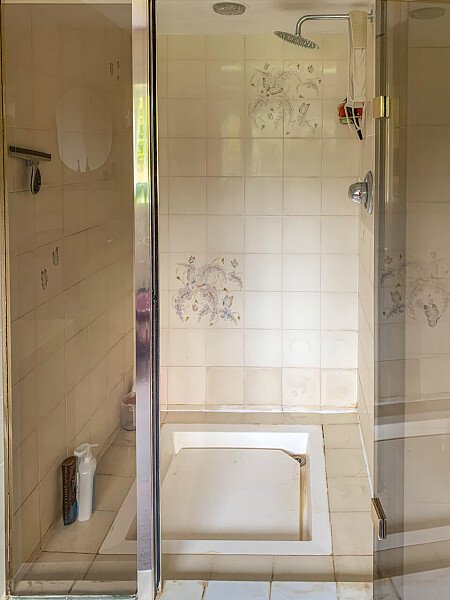 Pink Bath - Filming Locations Locations Direct -29