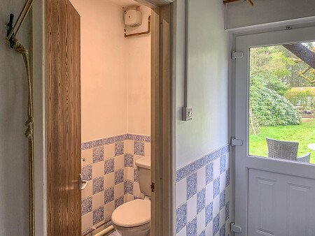 Pink Bath - Filming Locations Locations Direct -31