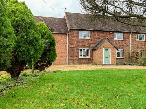 Pink Bath - Filming Locations Locations Direct -38