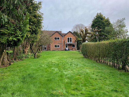 Pink Bath - Filming Locations Locations Direct -39