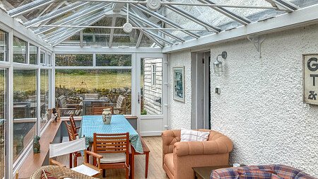 Whire farm House - Filming Locations Locations Direct -03