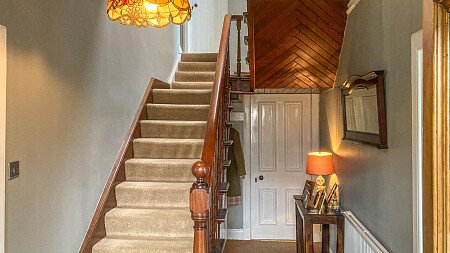 Whire farm House - Filming Locations Locations Direct -13