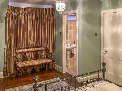 Whire farm House - Filming Locations Locations Direct -17