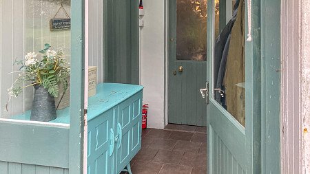 Whire farm House - Filming Locations Locations Direct -24