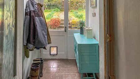 Whire farm House - Filming Locations Locations Direct -23