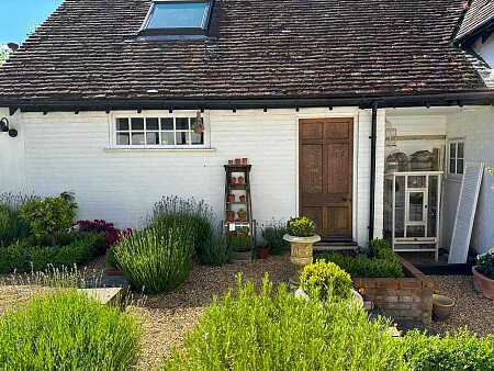 Halfpenny house- Filming Locations Locations Direct -89