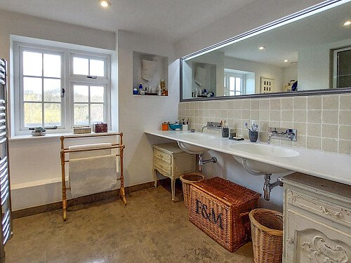 Highview House - Filming Locations Locations Direct -56