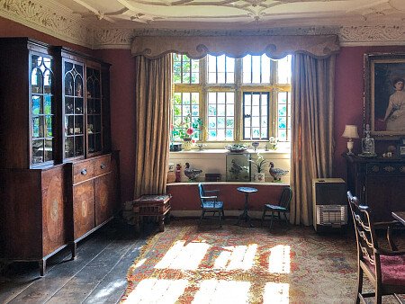 Period Wallpaper - Filming Locations Locations Direct -04