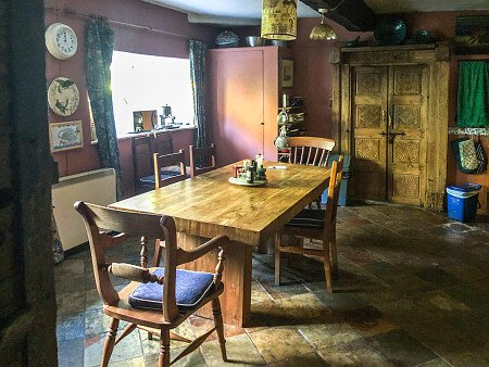 Period Wallpaper - Filming Locations Locations Direct -21