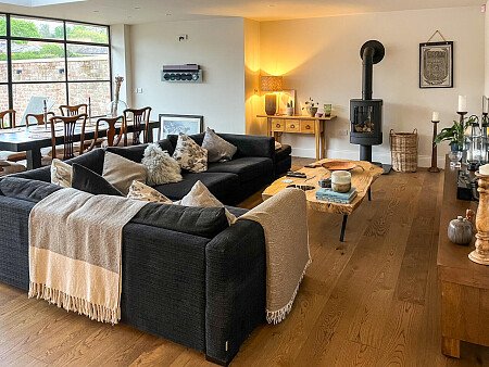 Stone wall - Filming Locations Locations Direct -03