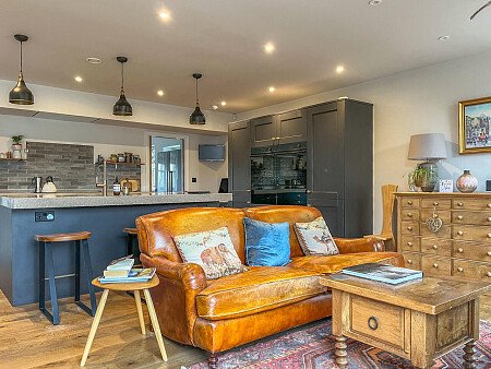 Stone wall - Filming Locations Locations Direct -09