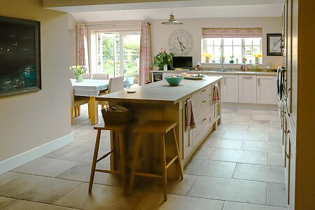 Tree Cottage  - Filming Locations Locations Direct -09