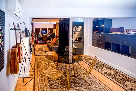 holly studio -  filming photoshoot location-02