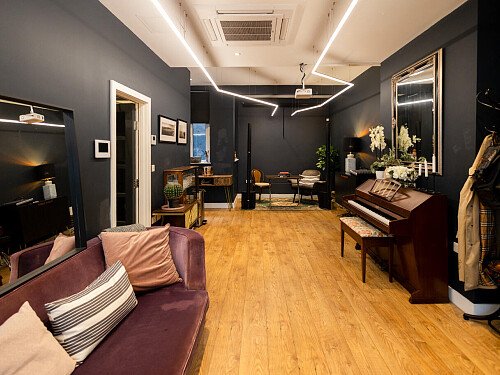 holly studio -  filming photoshoot location-07