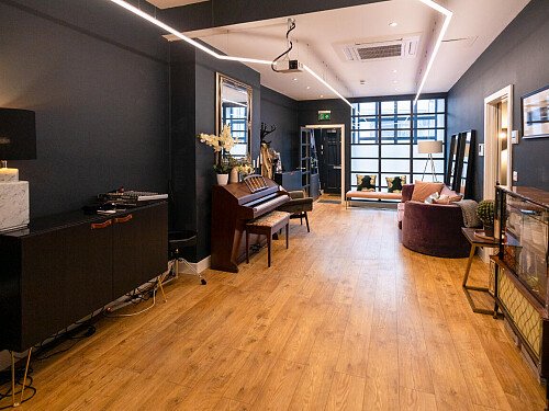 holly studio -  filming photoshoot location-09