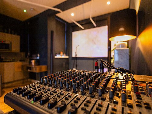 holly studio -  filming photoshoot location-14