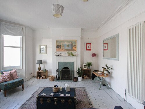 White Bathroom - Filming Locations Locations Direct -09