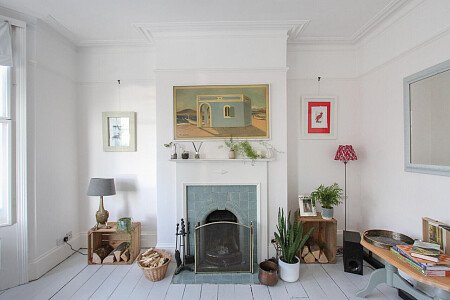 White Bathroom - Filming Locations Locations Direct -11