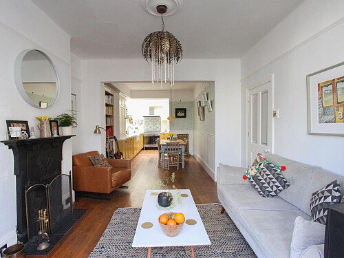 White Bathroom - Filming Locations Locations Direct -16