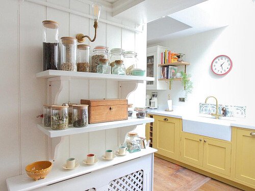 White Bathroom - Filming Locations Locations Direct -15