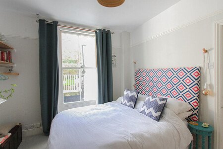 White Bathroom - Filming Locations Locations Direct -21