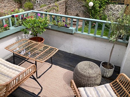 White Bathroom - Filming Locations Locations Direct -29