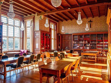 Decorated high ceilings school - Filming Photoshoot Locations-01