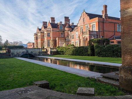Decorated high ceilings school - Filming Photoshoot Locations-04