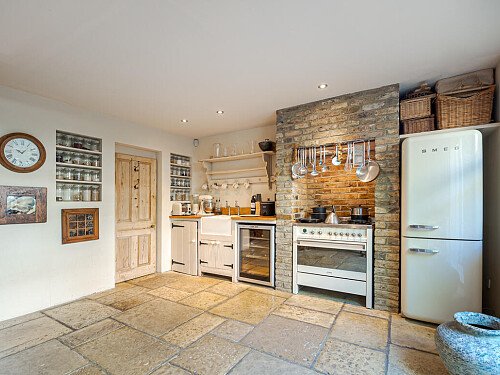 Tenyson House - Filming Locations Locations Direct -07