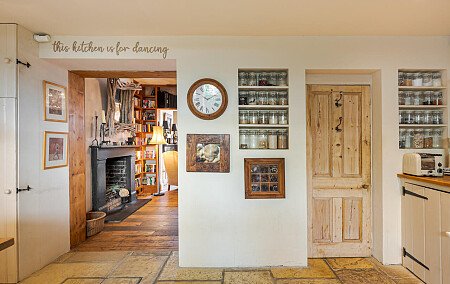 Tenyson House - Filming Locations Locations Direct -08