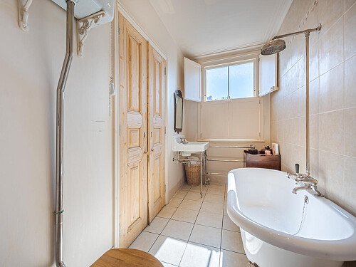 Tenyson House - Filming Locations Locations Direct -23