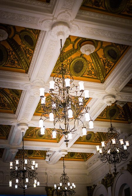 Grand, large hall, arches and painted ceiling- London-  filming photoshoot location-09