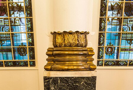 Grand, large hall, arches and painted ceiling- London-  filming photoshoot location-14