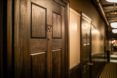 Moody bar dramatic wallpaper- London- filming photoshoot location-1