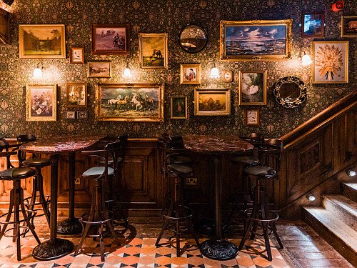 Velvet seating- London- filming photoshoot location-1