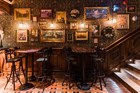 Velvet seating- London- filming photoshoot location-1