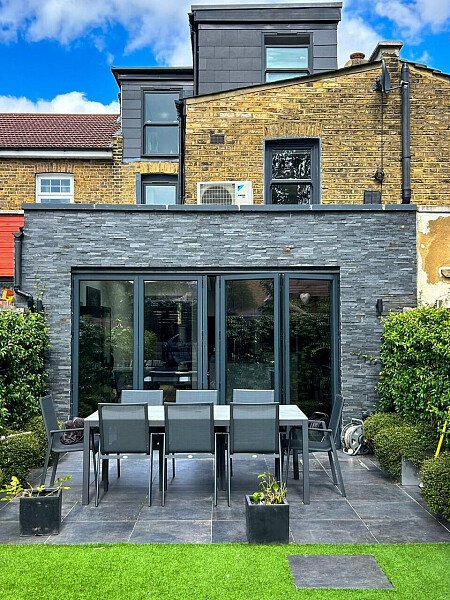 Spacious and modern house with moody colours London- filming photoshoot location-01