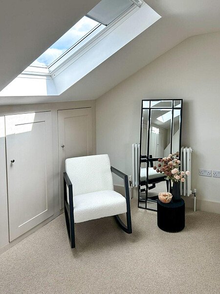 Spacious and modern house with moody colours London- filming photoshoot location-04