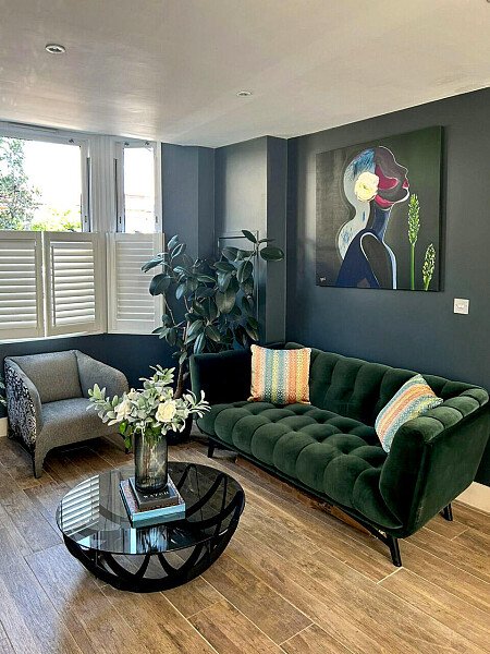 Spacious and modern house with moody colours London- filming photoshoot location-03