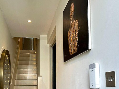 Spacious and modern house with moody colours London- filming photoshoot location-07