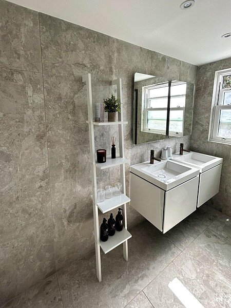 Spacious and modern house with moody colours London- filming photoshoot location-11