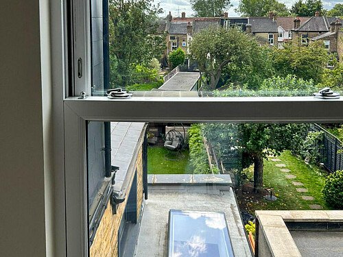 Spacious and modern house with moody colours London- filming photoshoot location-13